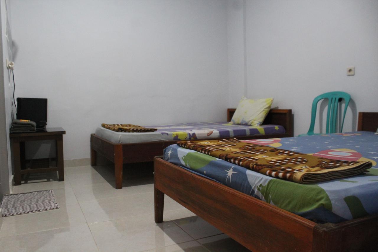 Penginapan Artha Praya Exterior foto